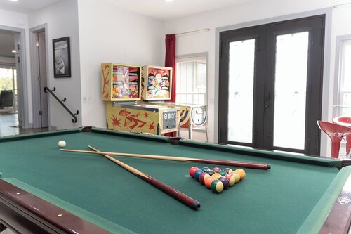 Lakeside Arcade! Hot Tub, GAMES,  roaming deer