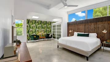 3 Schlafzimmer, Schreibtisch, Bügeleisen/Bügelbrett, Reisekinderbett