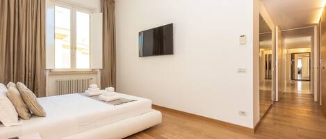 3 slaapkamers, een strijkplank/strijkijzer, gratis wifi, beddengoed