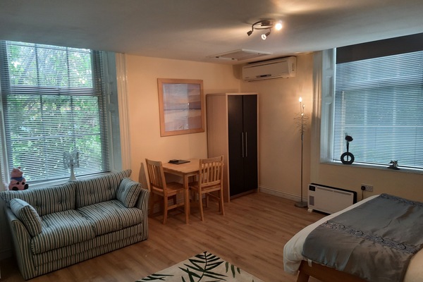 Apartment | 1 bedroom, iron/ironing board, WiFi (free), bed sheets