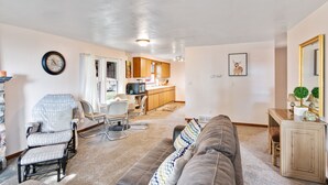 Living area - Gorgeous property 150 ft. from Shawano Lake.  (Shawano)