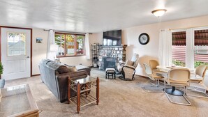 Living area - Gorgeous property 150 ft. from Shawano Lake.  (Shawano)