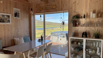 Luxury Cottage | Ruang tamu | 60 inci televisyen skrin rata dengan digital, TV, Netflix