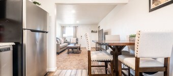 ⁂ Peaceful Hideaway - 2 BR, 1 Bath, Sleeps 4 ⁂