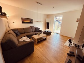 TV, peis og stereoanlegg