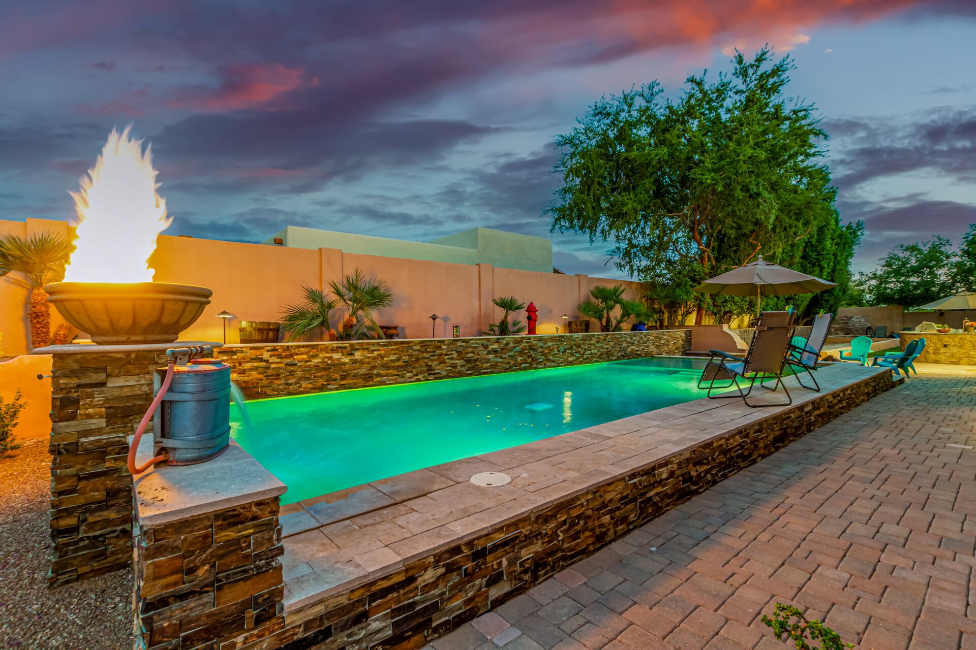 Heated Pool  at Red Mountain! Bocce Court, Firepits! Sleeps 10. Dog Friendly.