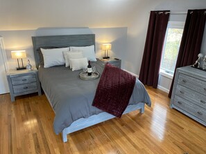 3 bedrooms, desk, iron/ironing board, free WiFi