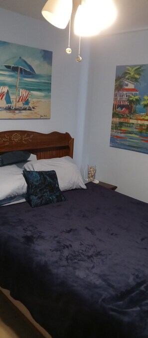 Traditional Room | 2 bedrooms, free WiFi - Pensacola bnb naturist getaway (Pensacola)