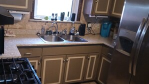 Private kitchen - Pensacola bnb naturist getaway (Pensacola)