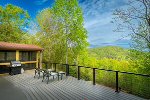 Terrace/patio - Hide Away, Peaceful, Cozy cabin  (Cleveland)