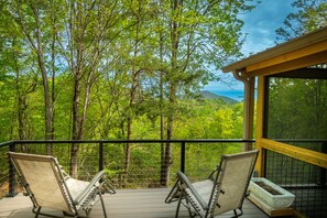 Property grounds - Hide Away, Peaceful, Cozy cabin  (Cleveland)