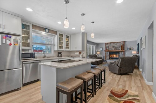 Orchard/Winery View, to an amazing market and winery in the heart of Door Count