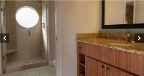 Combined shower/bathtub, jetted bath - Great family resort next to Disney Parks and all Orlando has to offer. (Kissimmee)
