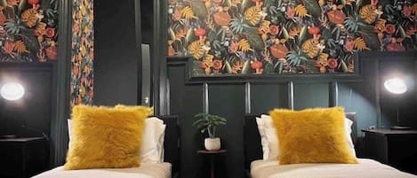 2 habitaciones, tabla de planchar con plancha, wifi y ropa de cama