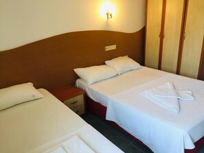 经济三人房 | 熨斗/熨板、免费 WiFi、床单