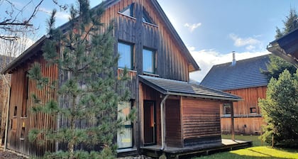 Gemütliches Ferienhaus 51a. 5 Minuten von der Kreischberg-Bahn entfernt.