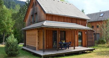 Cozy vacation home 51a. 5 minutes from the Kreischberg cable car.