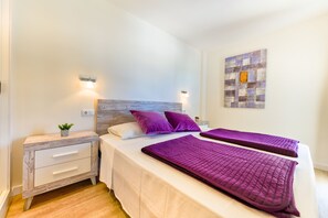 2 bedrooms, desk, iron/ironing board, travel cot