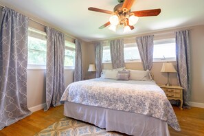3 Schlafzimmer, Schreibtisch, Bügeleisen/Bügelbrett, Reisekinderbett