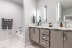 Hair dryer, towels - Ultimate Game House with Rooftop Terrace (Dallas)