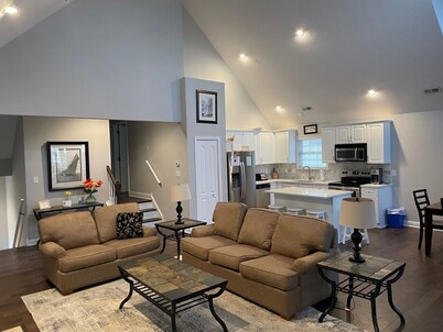 Prime Location! 5 Bed /4 Bath Condo  6 houses from Beach & Boardwalk! 2500 sq/ft