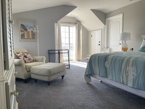 5 bedrooms, iron/ironing board, travel crib, free WiFi
