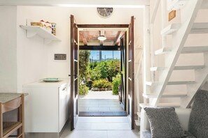 Interior - "Casa Solidea" with A/C & Private Garden (San Teodoro)