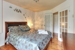 3 bedrooms, iron/ironing board, free WiFi, bed sheets