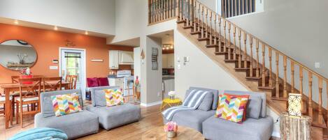 Smart TV, fireplace, DVD player, stereo