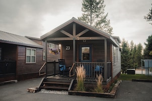 Spruce 1-Bedroom Cabin with Sleeping Loft | Exterior