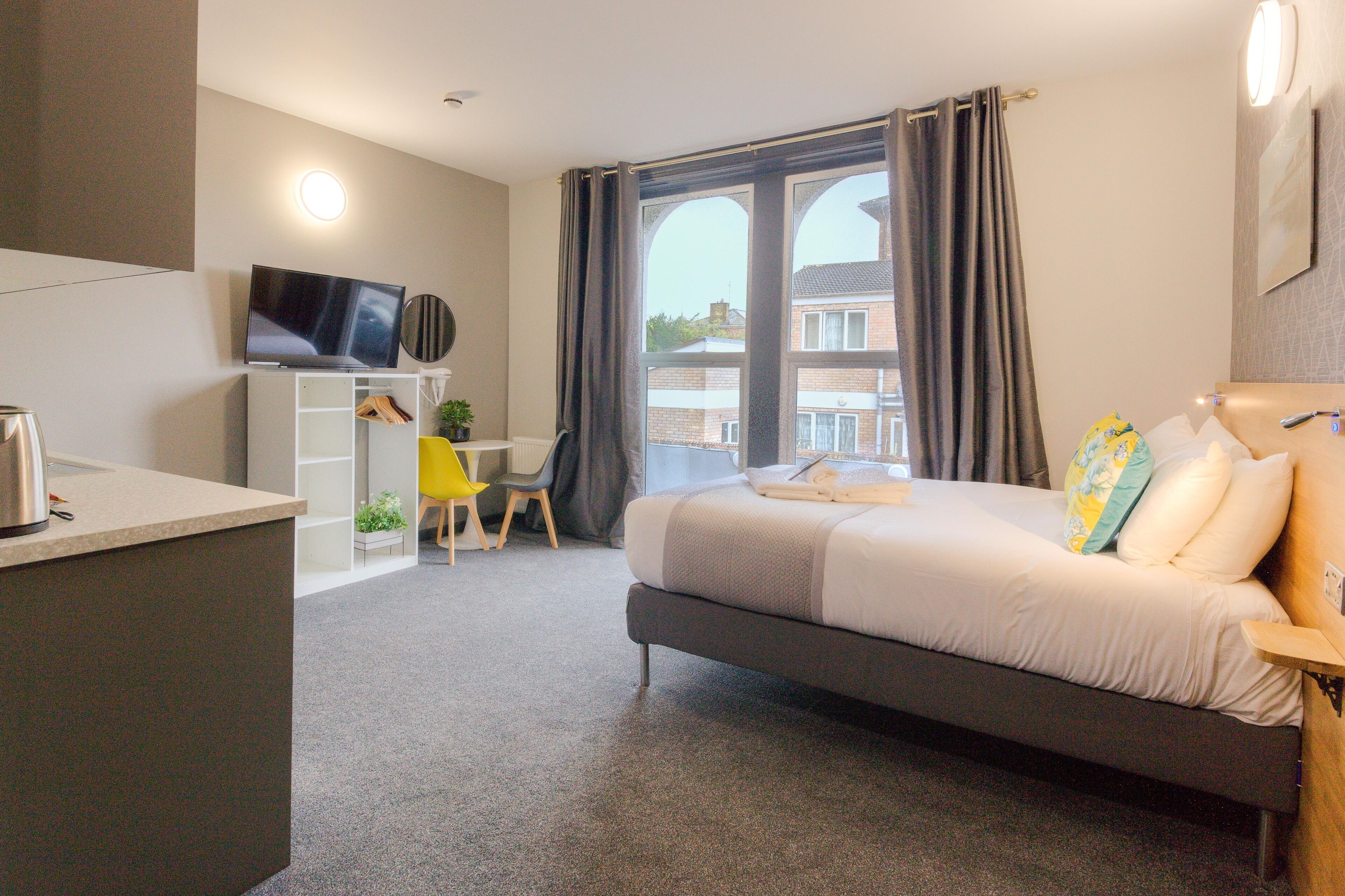 Deluxe Studio, Private Bathroom (Sky) | 1 bedroom