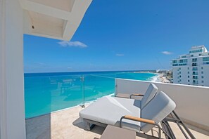 Property grounds - Combo #31234-Tim’s Ocean Condos– Beachfront Entire Penthouse Level 16br/13.5bth! (Cancun)