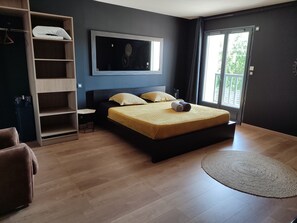 3 bedrooms, iron/ironing board, travel cot, WiFi