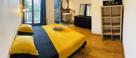 3 bedrooms, iron/ironing board, travel crib, WiFi