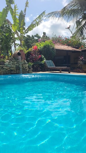 Outdoor pool, pool loungers - Pousada Ello (São Miguel do Gostoso)