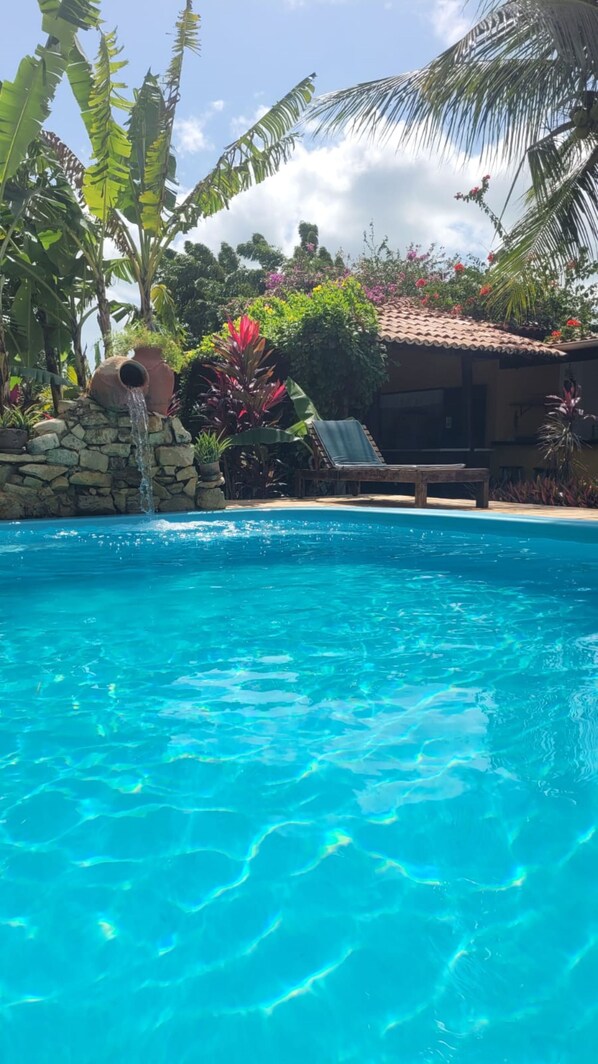 Outdoor pool, pool loungers - Pousada Ello (São Miguel do Gostoso)