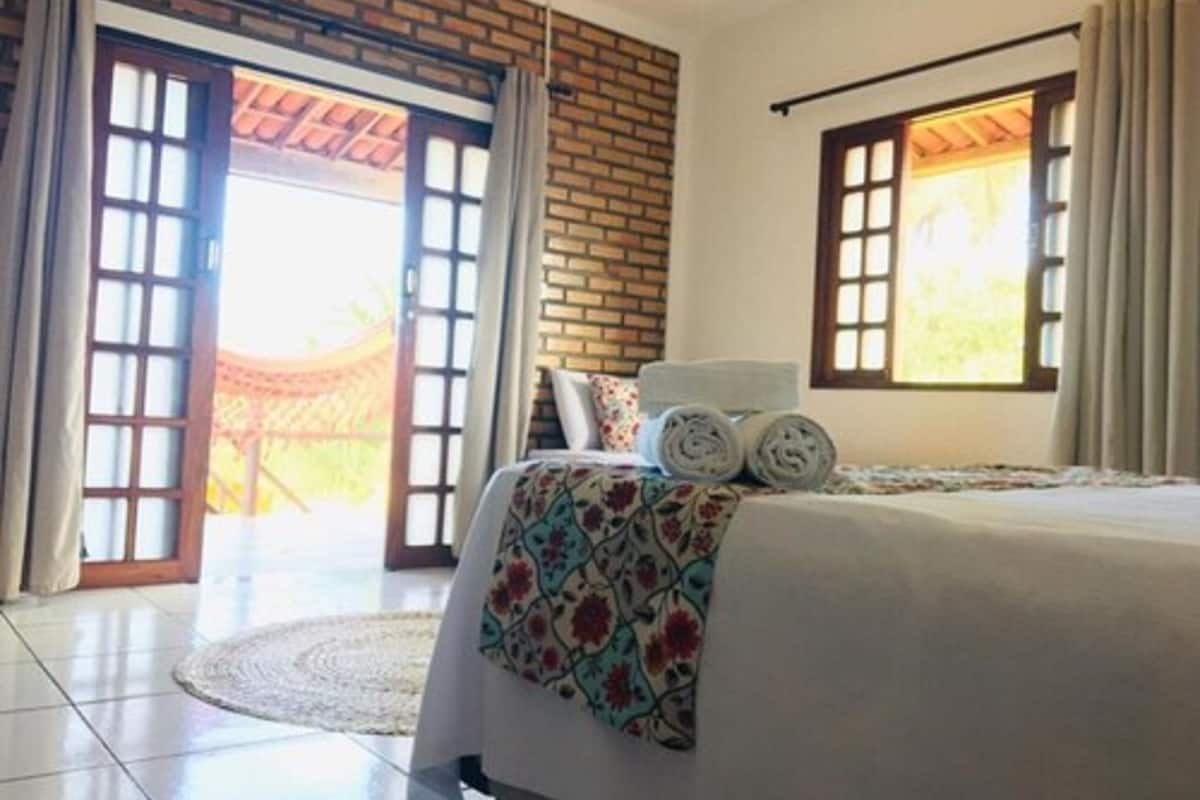 Deluxe Double Room, Sea View | Minibar, free WiFi, bed sheets