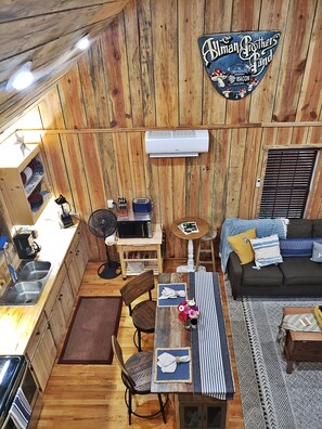 Interior - Ohoopee River Cabin  (Cobbtown)