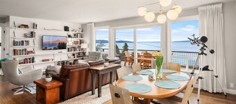 Sound View House with stunning views and hot tub 