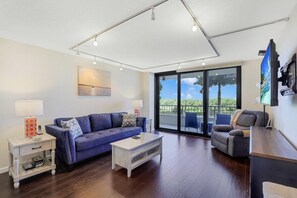 公寓客房, 多張床 (Splendid beachfront condo with heated) | 客廳