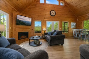 Smart TV, fireplace, video games, DVD player - No Step Entry-Views-Hot Tub-Pool Table-Movie Room (Pigeon Forge)