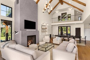 TV - Views, Game Room & Suncadia Pool Access (Cle Elum)