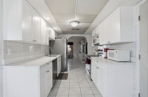 Fridge, microwave, oven, stovetop - 4 bedrooms home located on the deep water canal 13630 Garris Dr. Hudson Fl 34667 (Hudson)