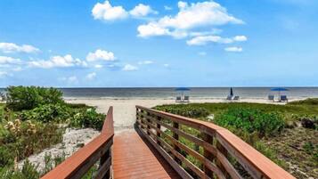 Condo (F2 1BED/1BATH) | Exterior