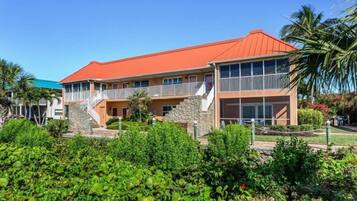 Condo (F2 1BED/1BATH) | Exterior