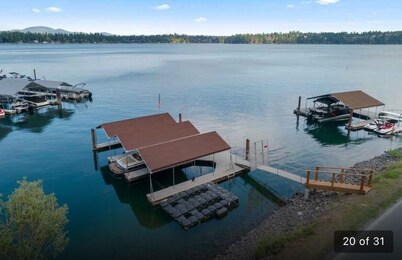 Private beautiful lake home 2 car garage w/dock & kayak access-3 miles to town! 