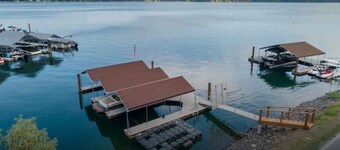 Private beautiful lake home 2 car garage w/dock & kayak access-3 miles to town!