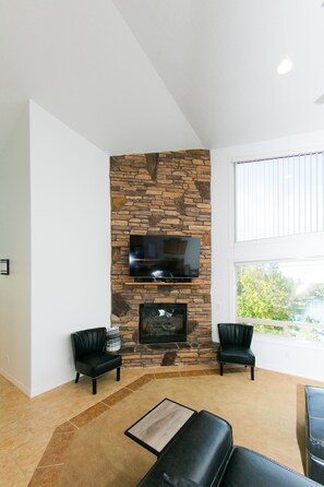 Una Smart TV, libros