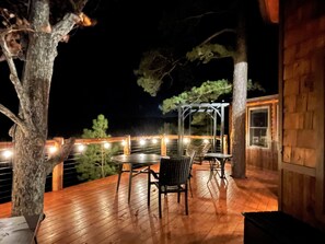 Outdoor dining - 2-bedroom vacation home near Mark Twain National Forest (Potosi)