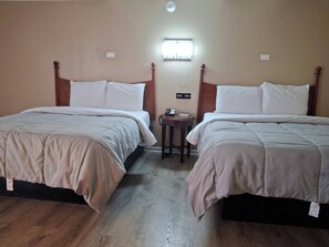 Standard Room, 2 Queen Beds | Free WiFi - Hotel Weston RFD (Rockford)